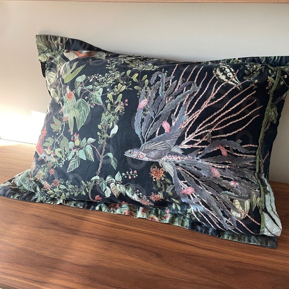 Moooi Menagerie of Extinct Animals Queen-Sized Bed Pillows (Shams) - Raven/Black - Picture 4 of 4